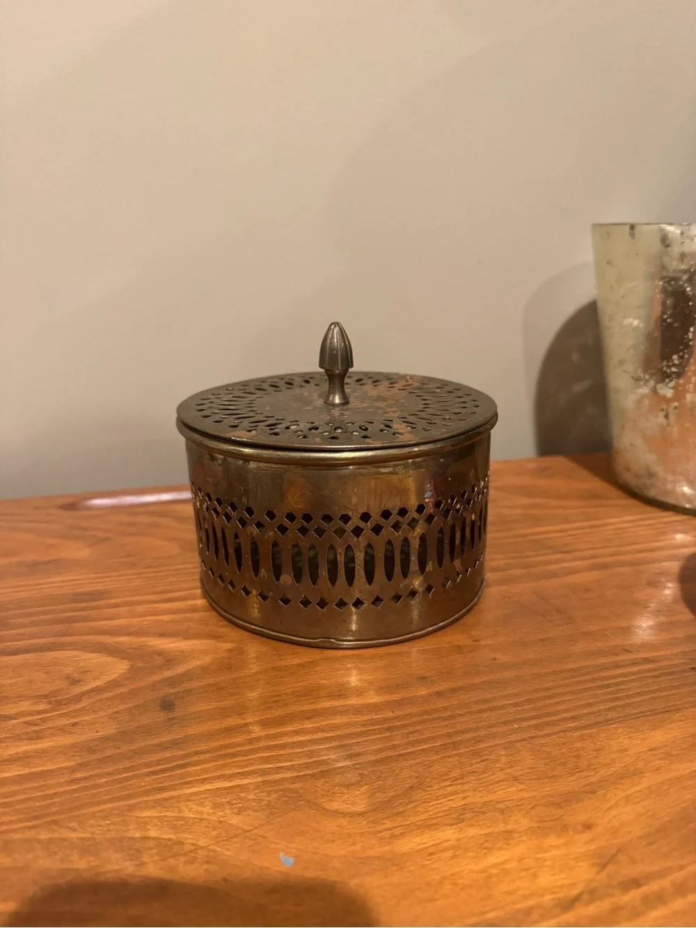 Vintage Brass Decorative Lidded Box - Antique-Style Bronze Finish